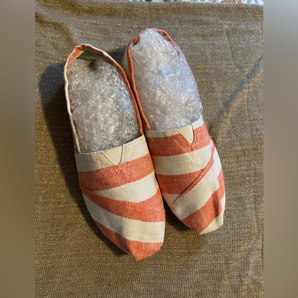 Toms size 10 - Picture 1 of 5